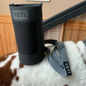 Yeti Gray Carry Strap with Black Logo Patch